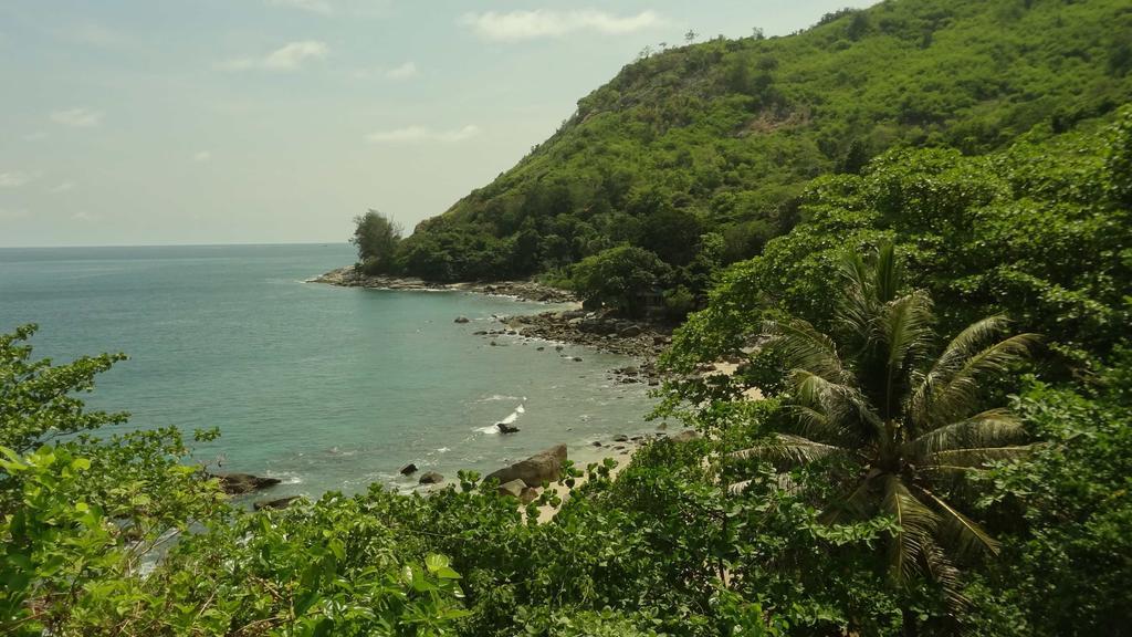 But Different Phuket Boutique Hotel Nai Harn Екстер'єр фото