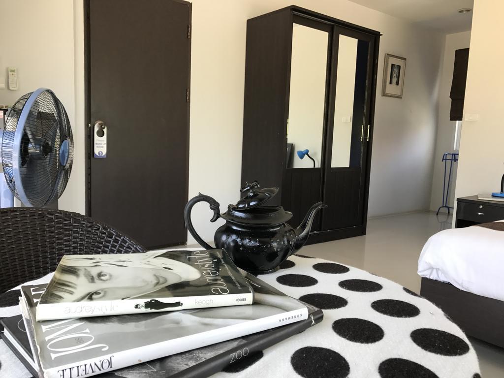 But Different Phuket Boutique Hotel Nai Harn Екстер'єр фото