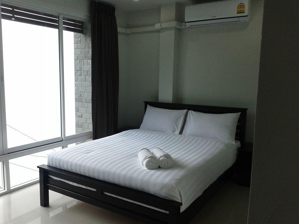 But Different Phuket Boutique Hotel Nai Harn Екстер'єр фото