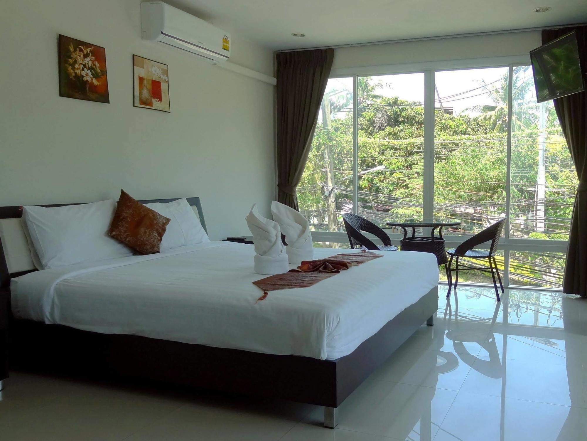 But Different Phuket Boutique Hotel Nai Harn Екстер'єр фото