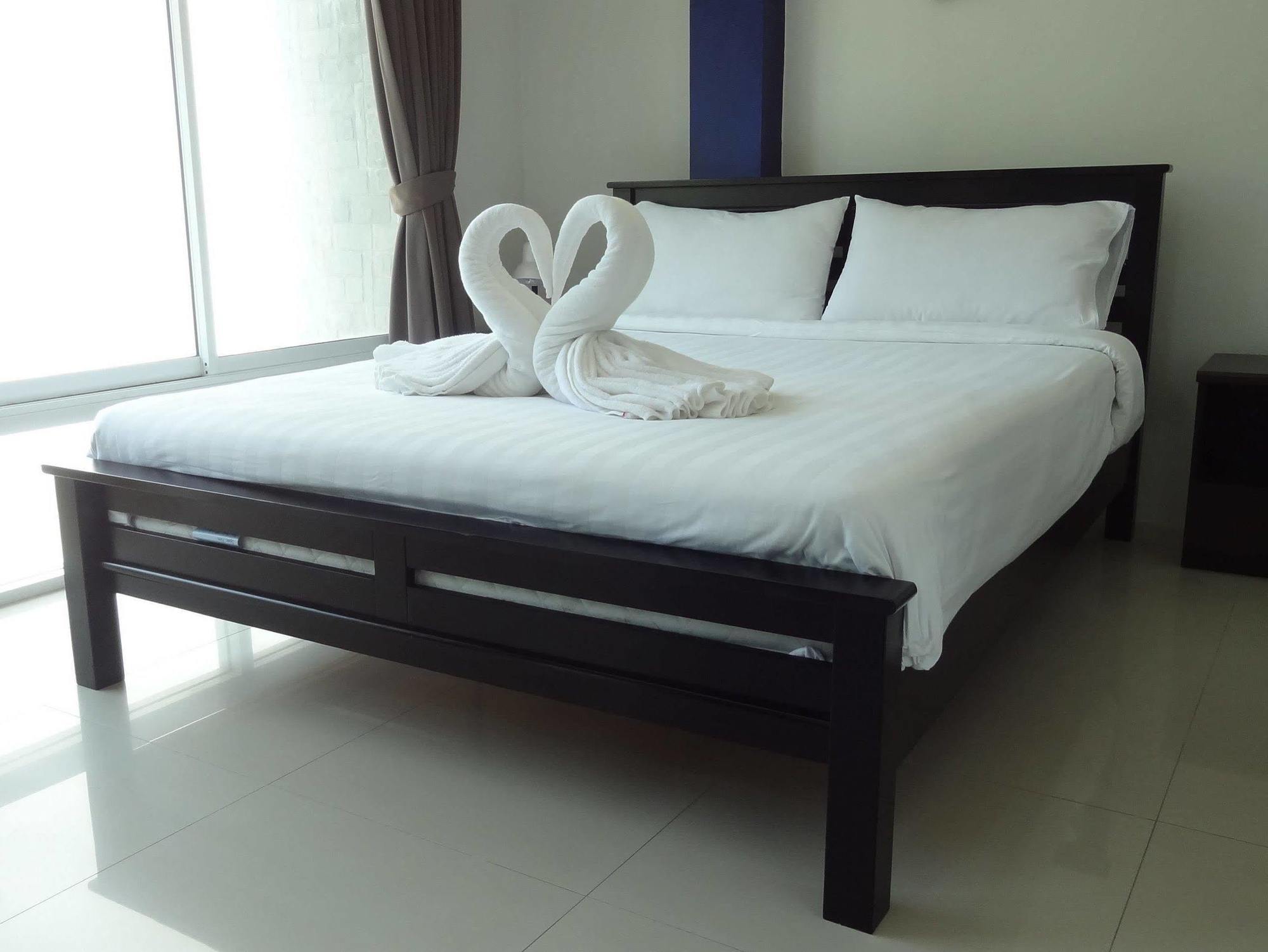 But Different Phuket Boutique Hotel Nai Harn Екстер'єр фото