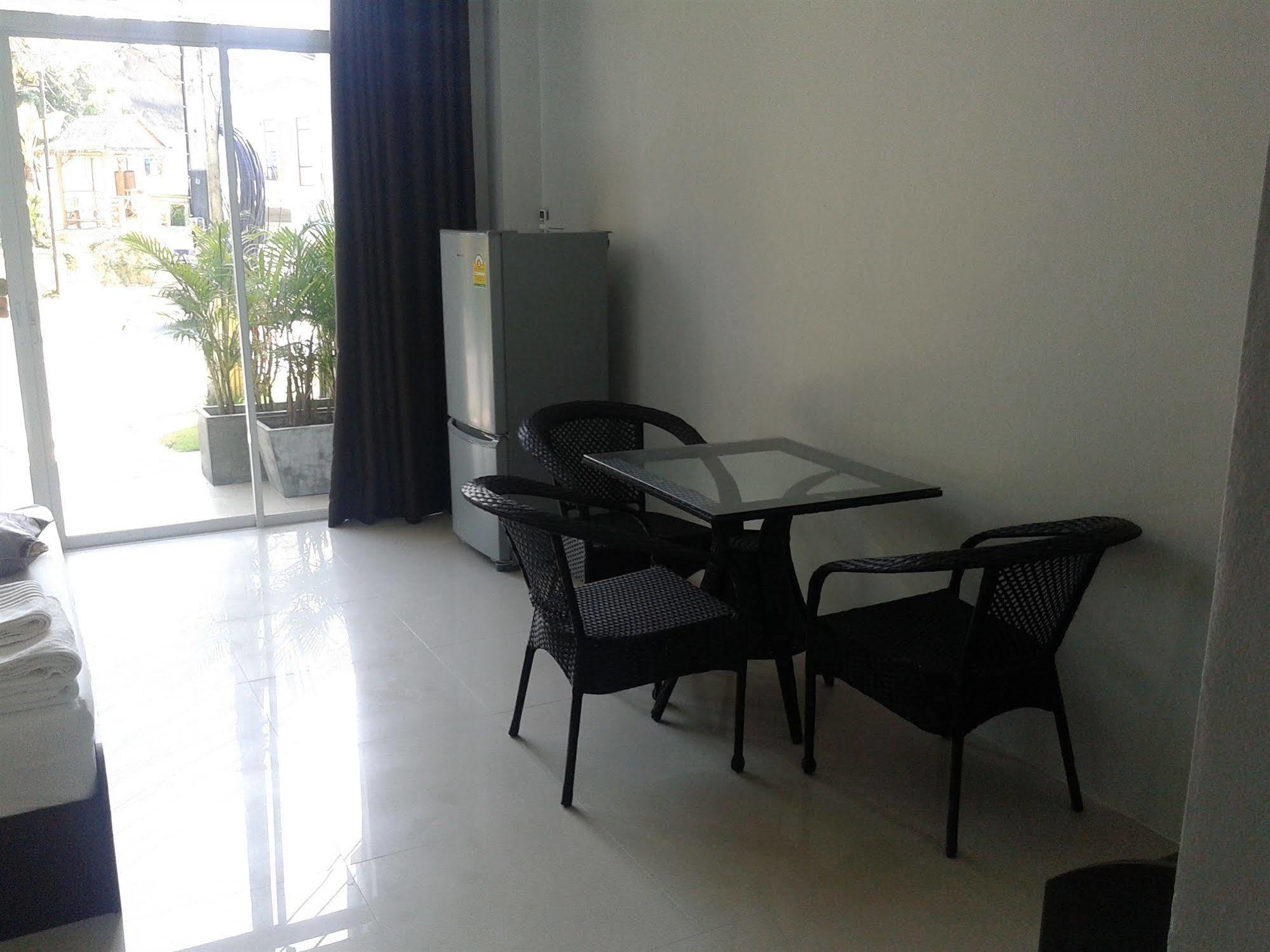 But Different Phuket Boutique Hotel Nai Harn Екстер'єр фото