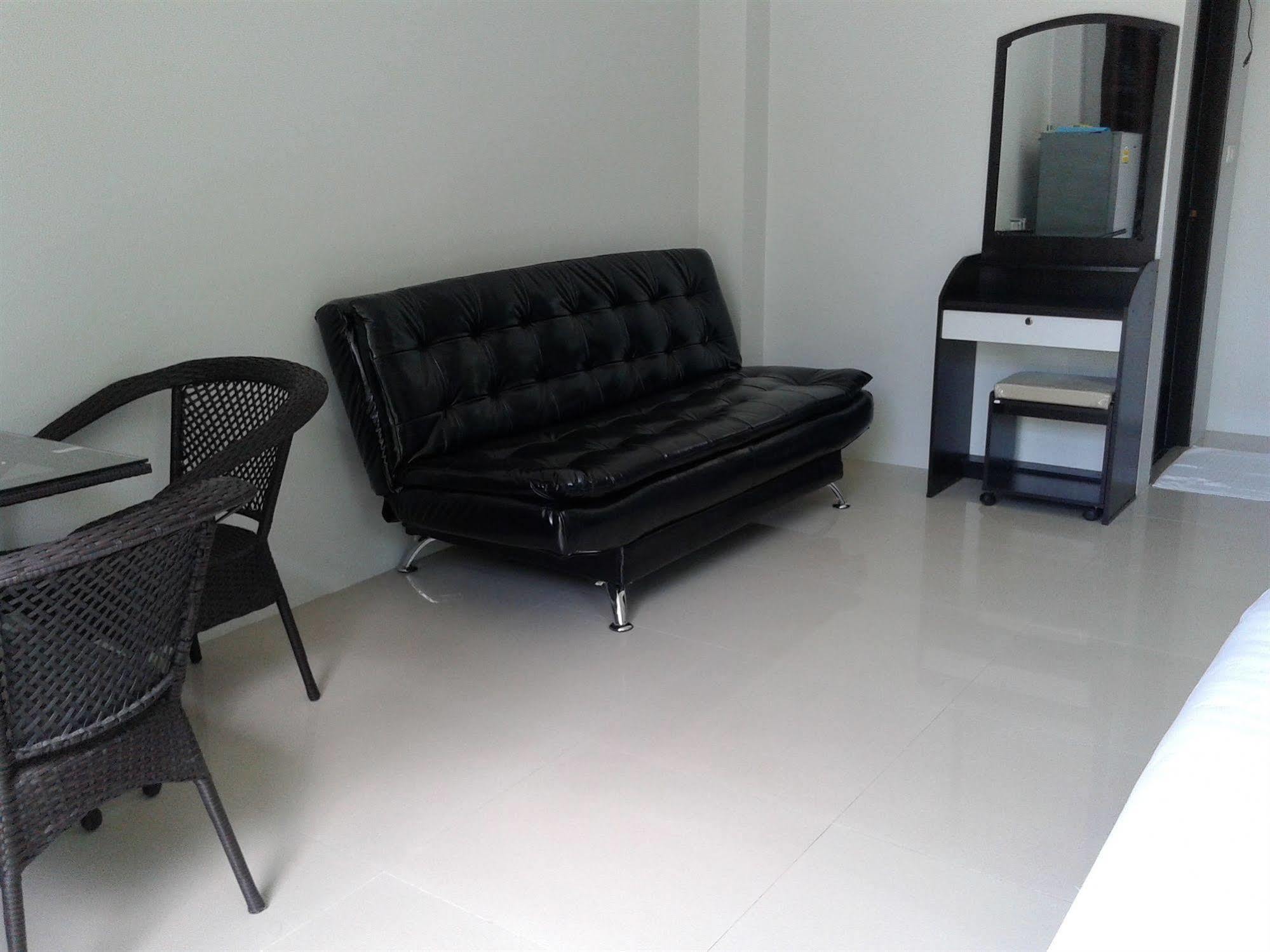 But Different Phuket Boutique Hotel Nai Harn Екстер'єр фото