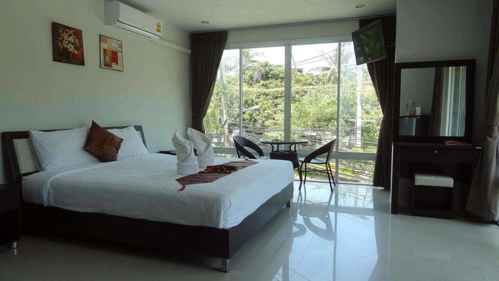 But Different Phuket Boutique Hotel Nai Harn Екстер'єр фото