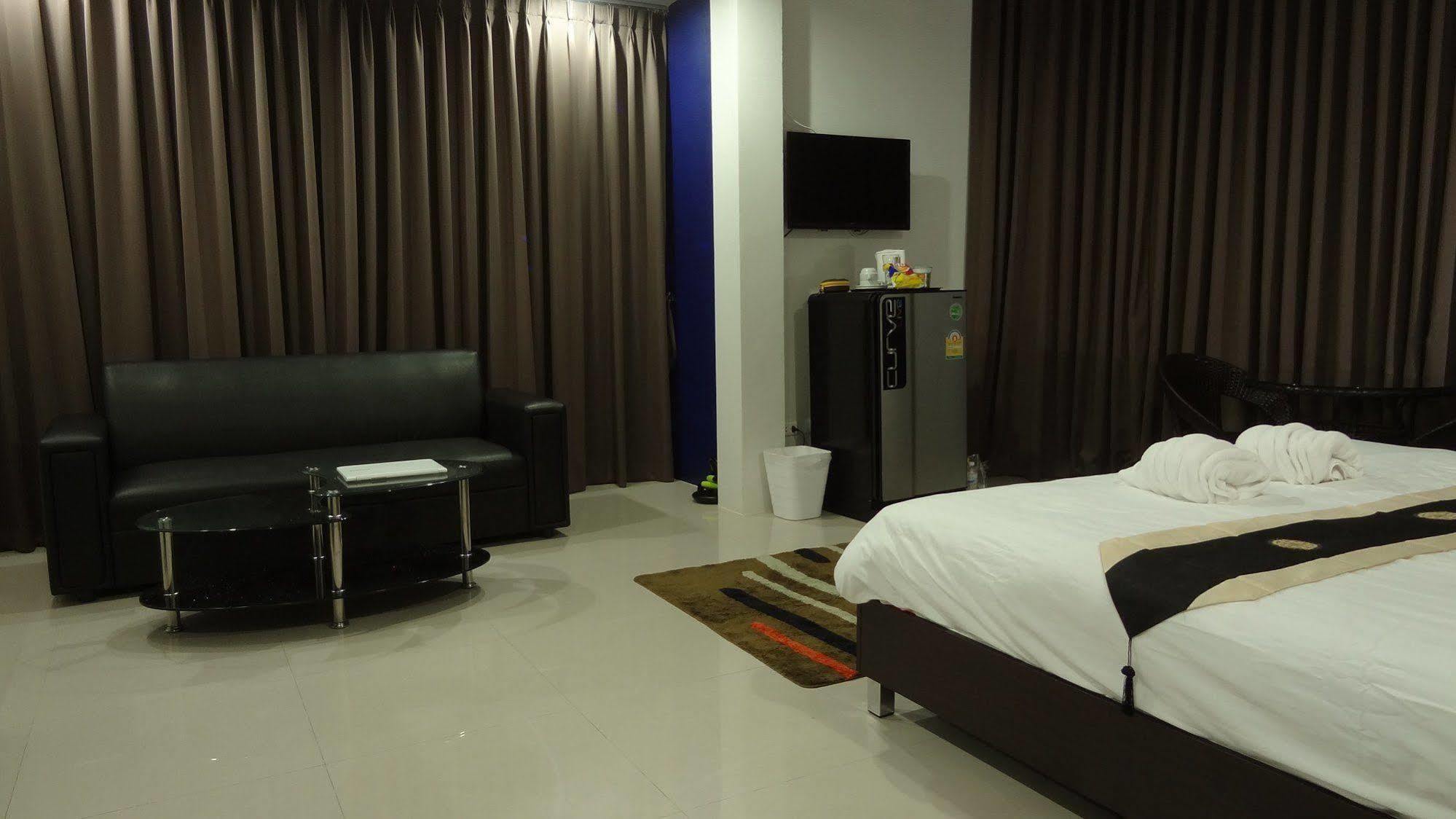But Different Phuket Boutique Hotel Nai Harn Екстер'єр фото