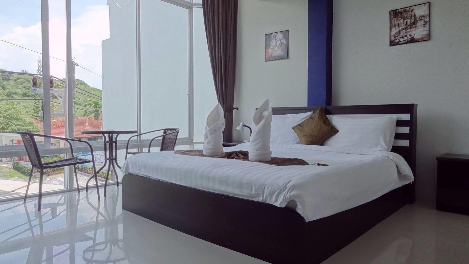 But Different Phuket Boutique Hotel Nai Harn Екстер'єр фото