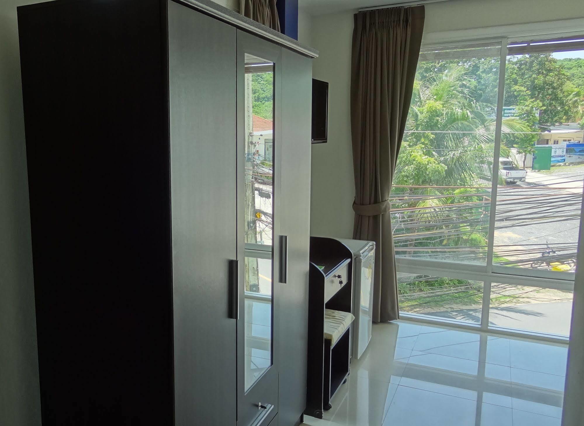 But Different Phuket Boutique Hotel Nai Harn Екстер'єр фото