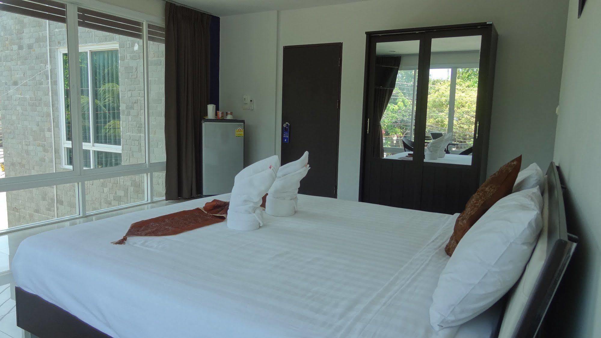 But Different Phuket Boutique Hotel Nai Harn Екстер'єр фото