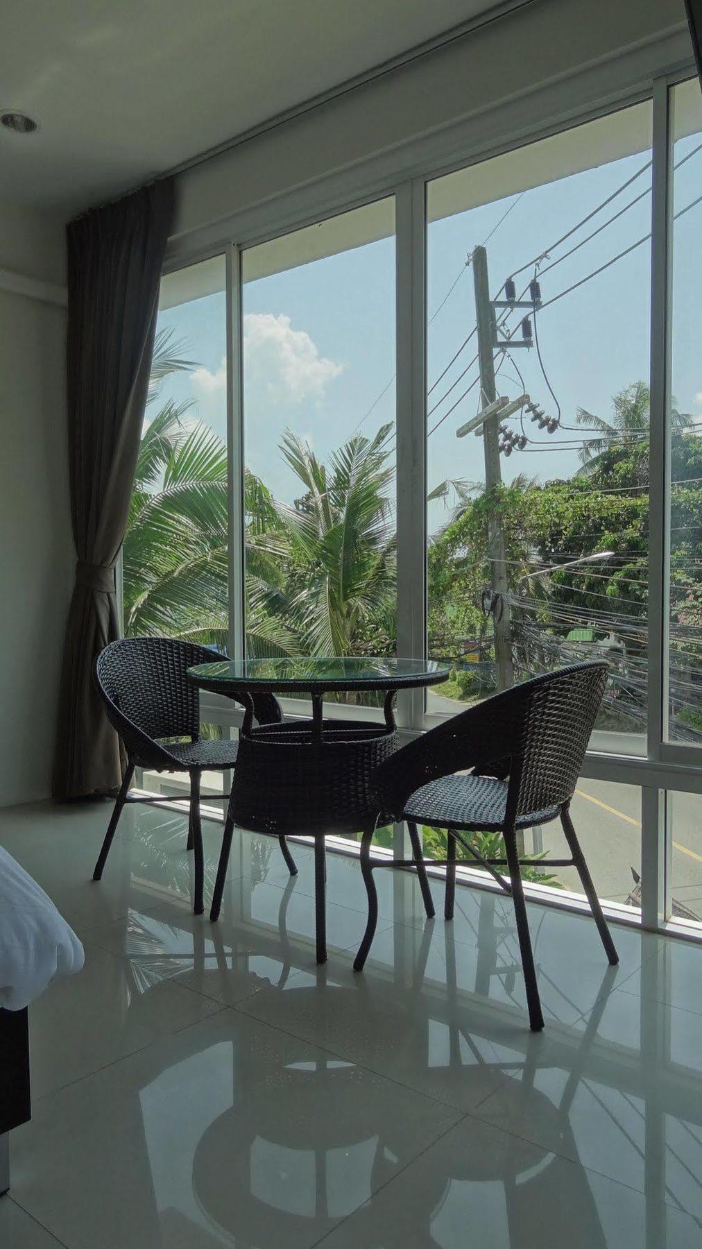 But Different Phuket Boutique Hotel Nai Harn Екстер'єр фото